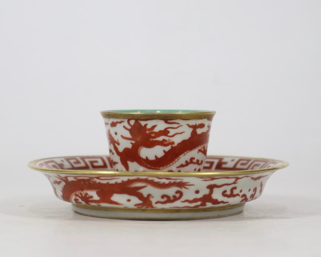 A Qing Qianlong year alum red dragon pattern fair cup: Qing Qianlong year alum red dragon pattern fair cup SIZE: CupMouthD: 5.5cm CupH: 3.8cm (The Dimensions Of All Batches Are Manually Measured.If You Need More Detailed Information, Please Contact