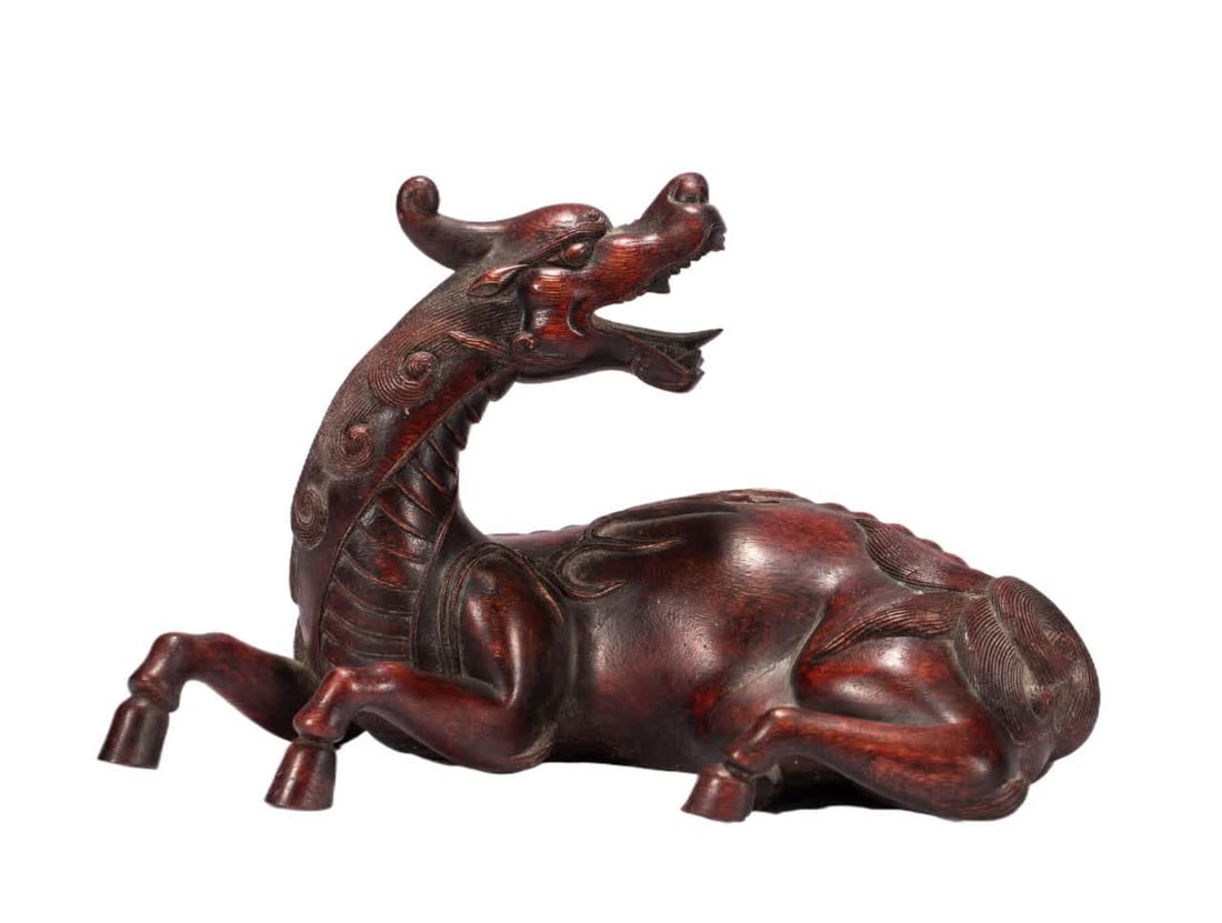 A Qing Dynasty bamboo carving ornament: Qing Dynasty bamboo carving ornaments SIZE: L:23.5cm W:12.5cm H:15cm W:250g (The Dimensions Of All Batches Are Manually Measured.If You Need More Detailed Information, Please Contact Our