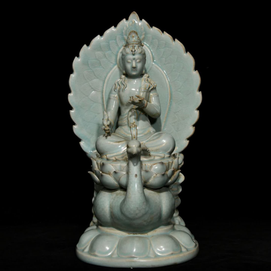 A statue of the Bodhisattva of the Ming King of Song Ru kiln with sky blue glaze (1 of 9)