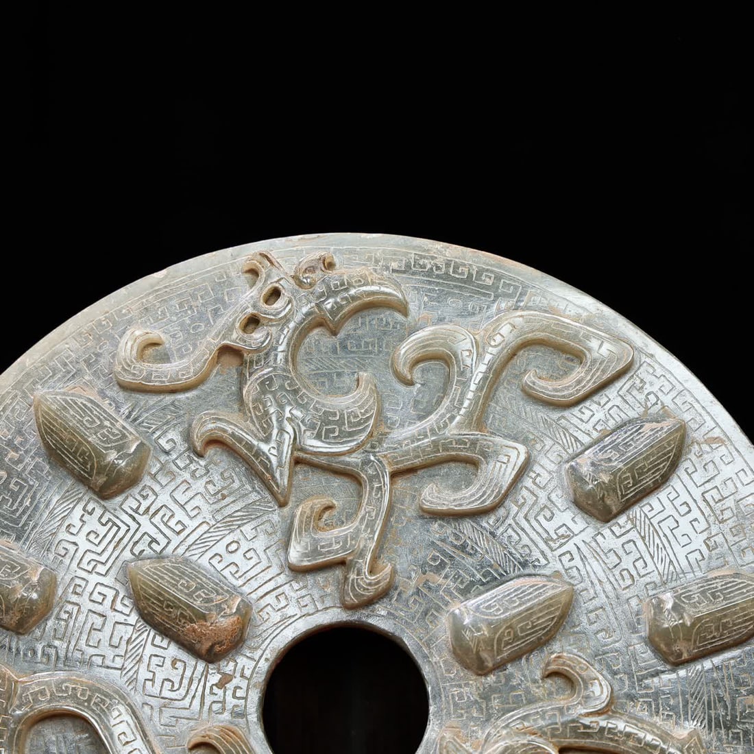 A Han Dynasty cicada pattern jade - 2