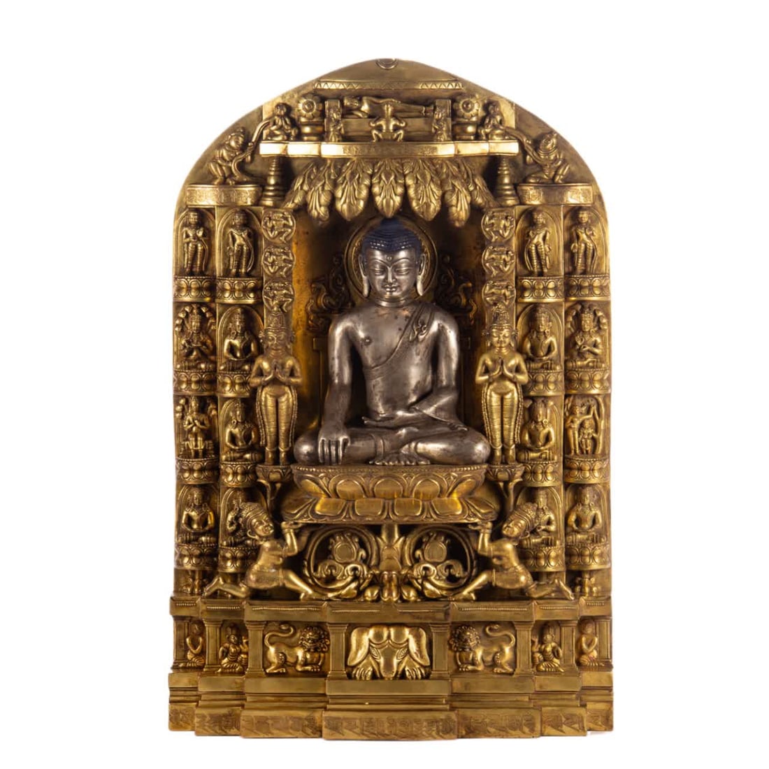 A bronze gilt Buddha statue of the Qing Dynasty: Qing Dynasty copper gilt Buddha statue SIZE: L:40cm W:15cm H:61cm (The Dimensions Of All Batches Are Manually Measured.If You Need More Detailed Information, Please Contact Our Customer Service