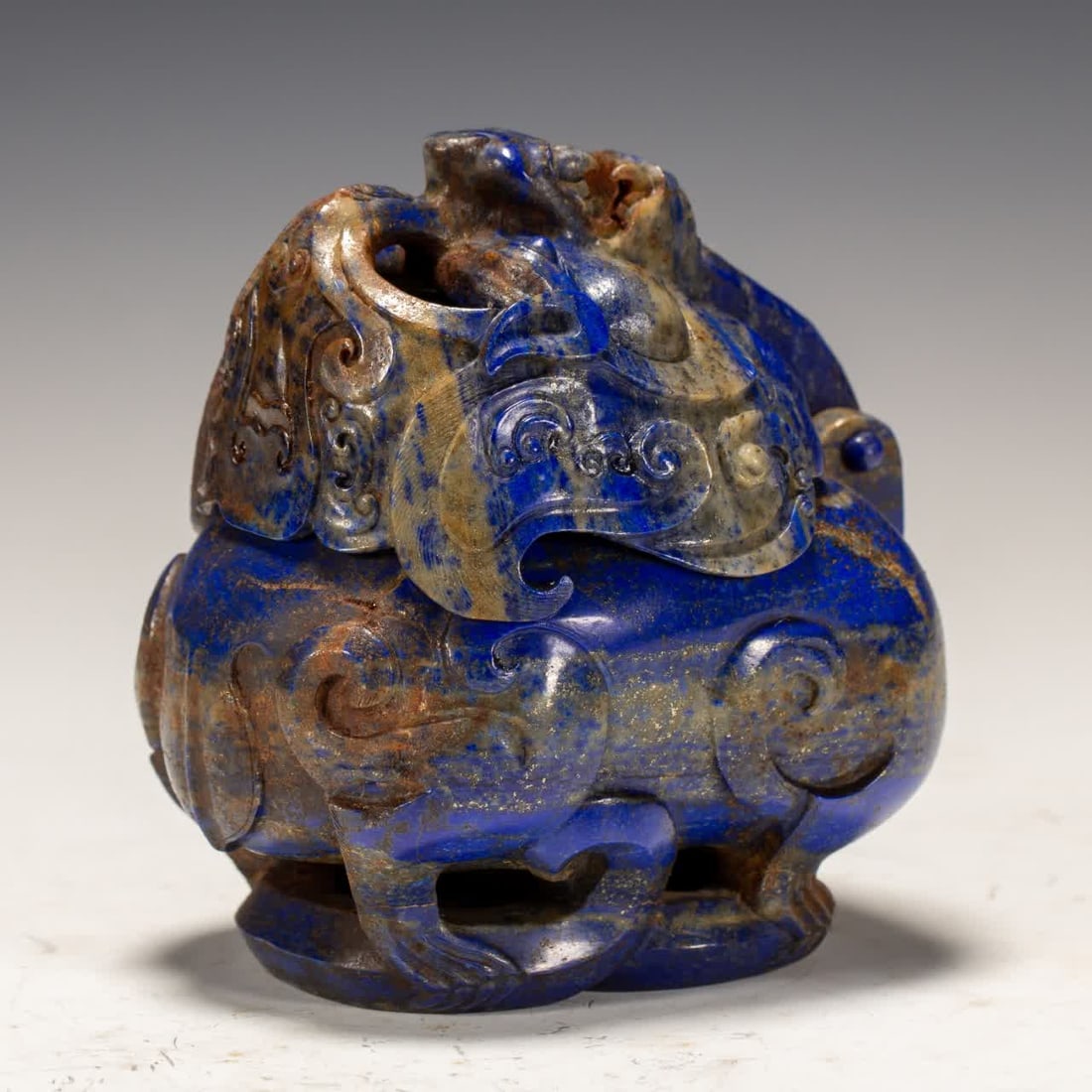 A Qing Dynasty lapis lazuli animal type aromatherapy: Qing Dynasty lapis lazuli beast type aromatherapy SIZE: L:8.5cm W:6.5cm H:9cm W:510g (The Dimensions Of All Batches Are Manually Measured.If You Need More Detailed Information, Please Contact