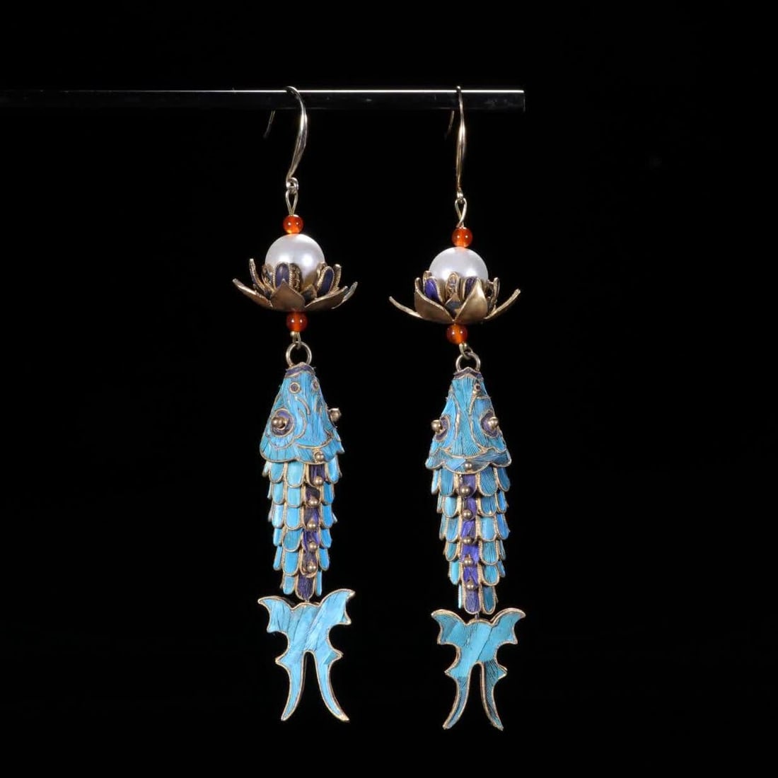 A Qing Dynasty emerald koi fish earring: Qing Dynasty dotted koi fish earrings SIZE: L:12.5cm (The Dimensions Of All Batches Are Manually Measured.If You Need More Detailed Information, Please Contact Our Customer Service Before