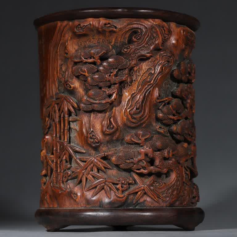 A cold old bamboo carved pen holder: In the cold of the year, three friends are old bamboo carved pen holders SIZE: D:12.5cm H:15.7cm W:493g (The Dimensions Of All Batches Are Manually Measured.If You Need More Detailed Information,