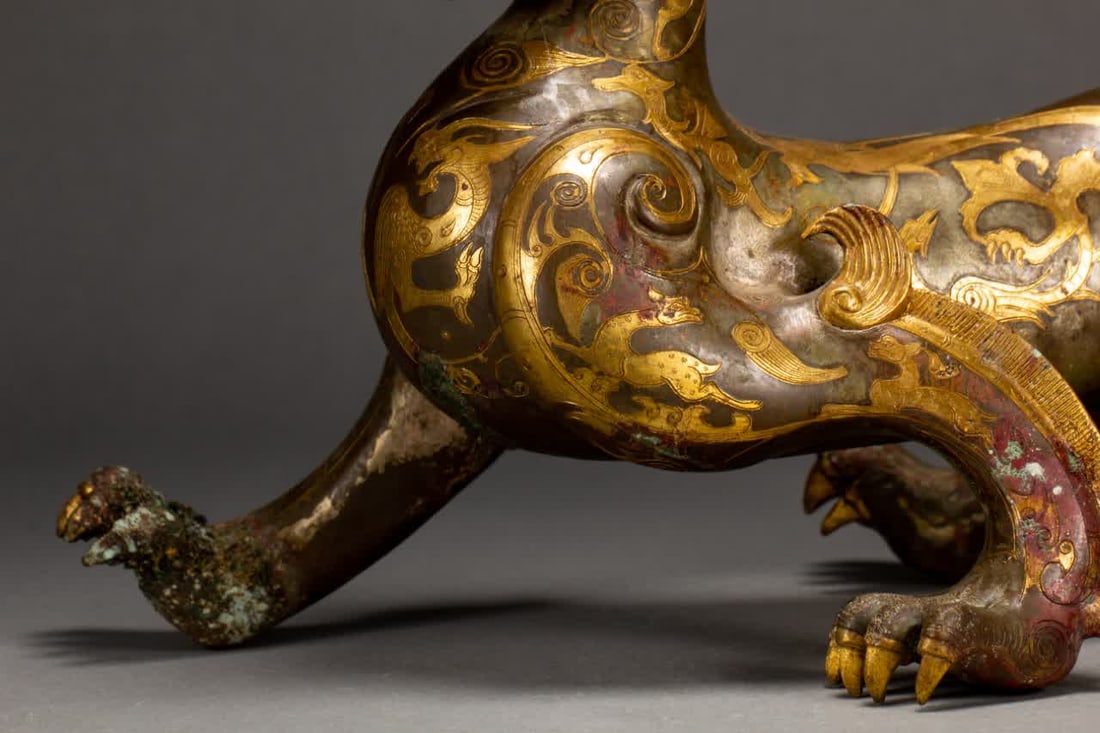 A Qing Dynasty copper beast - 3