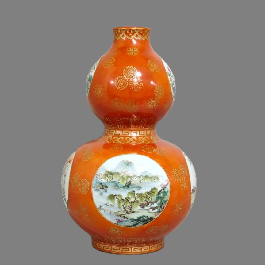 A Qing Dynasty Qianlong coral red gold-painted window landscape baby play picture gourd bottle: Qing Dynasty Qianlong coral red gold painted window landscape baby play picture gourd bottle SIZE: H:33cm D:18cm (The Dimensions Of All Batches Are Manually Measured.If You Need More Detailed