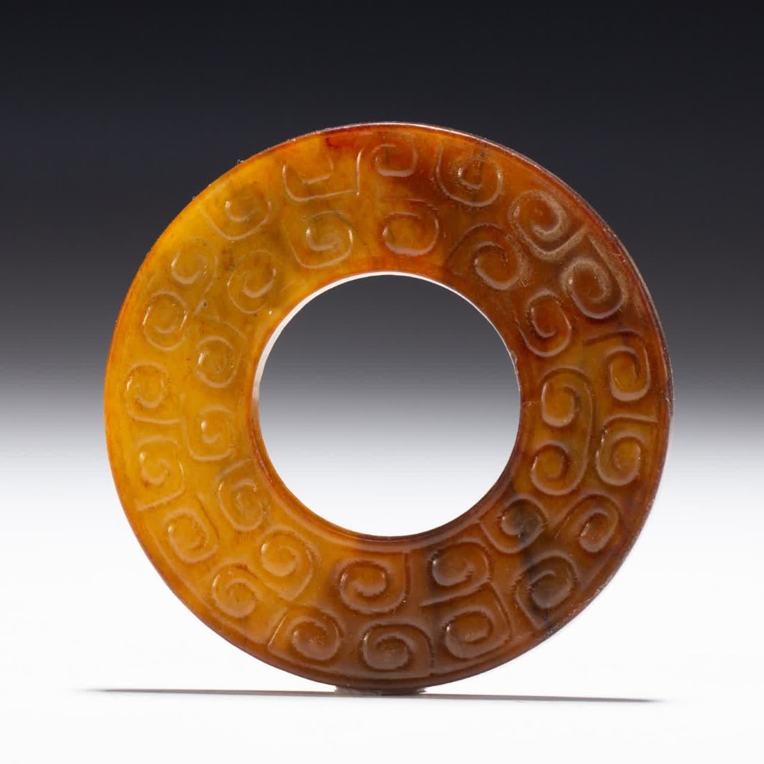 A piece of ancient jade wall: The ancient jade wall SIZE: L:7cm W:7cm W:40g (The Dimensions Of All Batches Are Manually Measured.If You Need More Detailed Information, Please Contact Our Customer Service Before Bidding.)