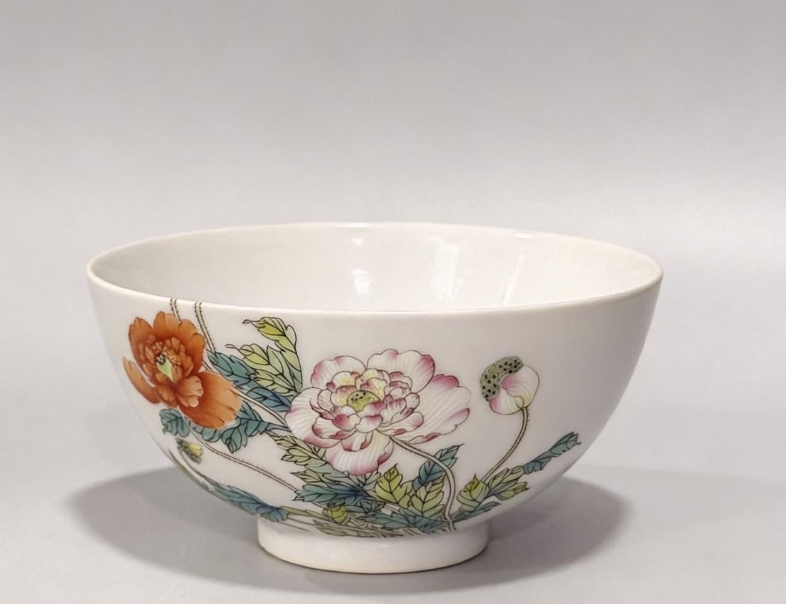 A Qing Yongzheng foreign color poppy bowl (1 of 7)