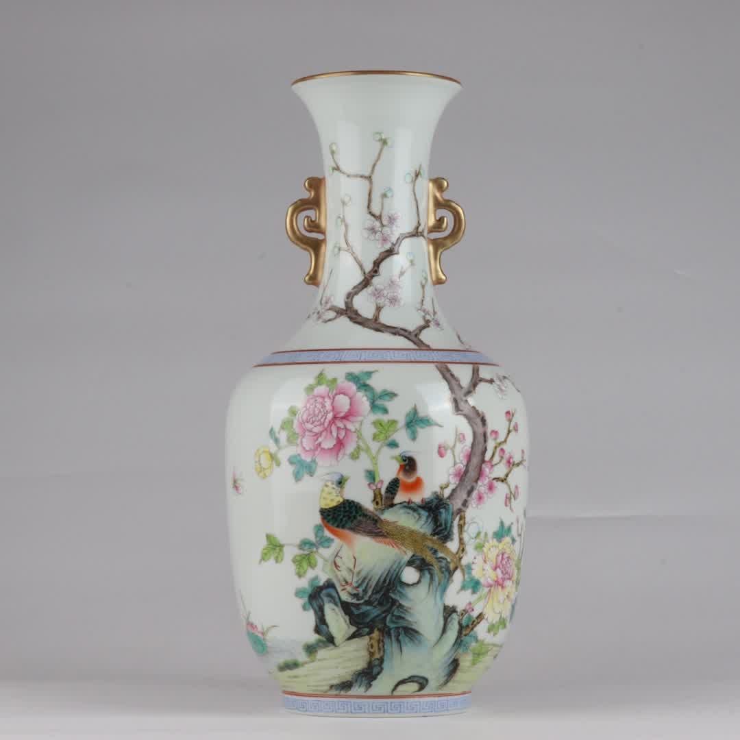 A Qing Qianlong enamel colorful flower and bird poetry amphora: Qing Qianlong enamel flower and bird poetry amphora SIZE: H: 31cm Belly diameter 15cm (The Dimensions Of All Batches Are Manually Measured.If You Need More Detailed Information, Please Contact Our Cus