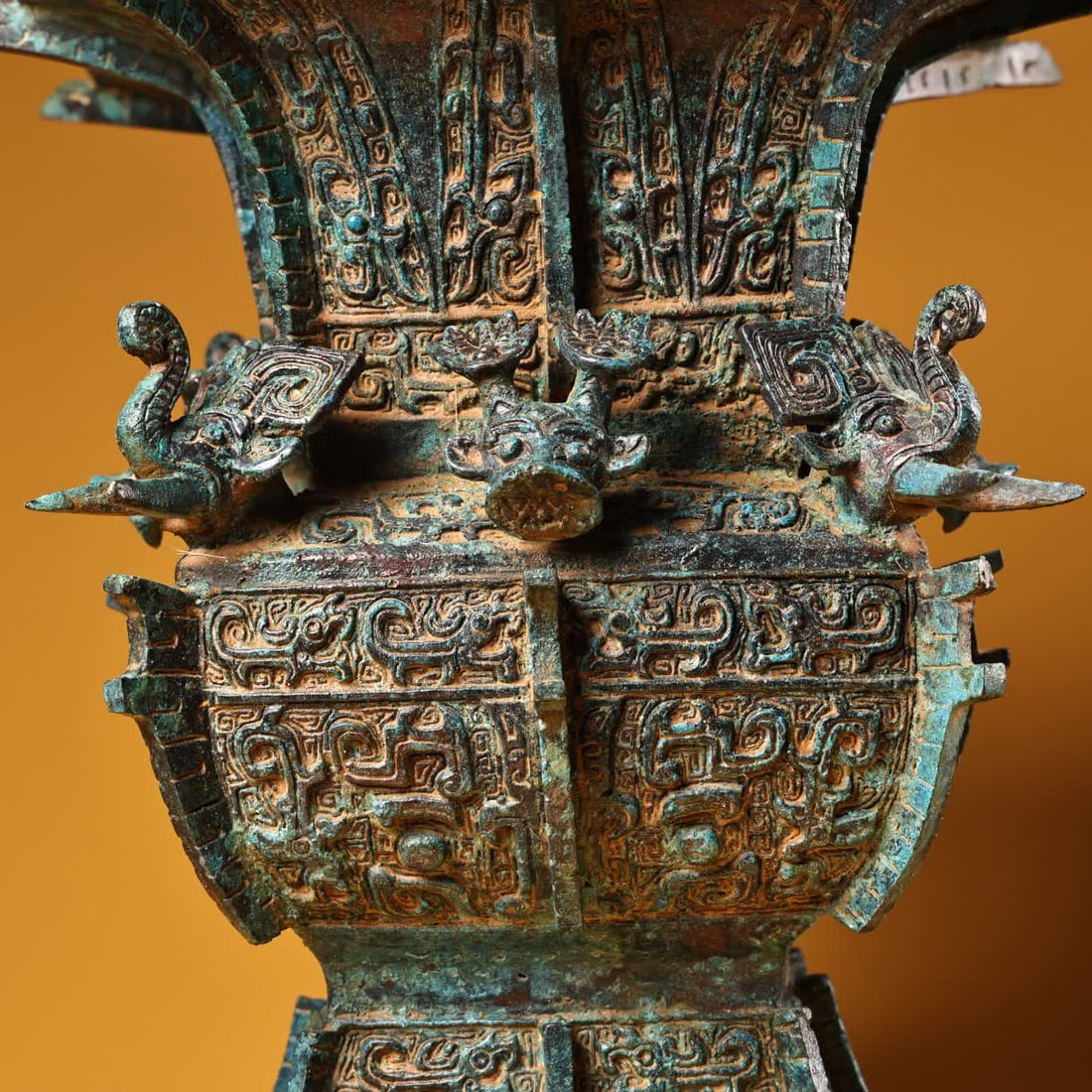 A bronze square tripod - 4