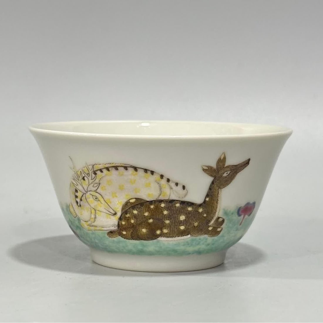 A Qing Yongzheng pastel double deer pattern horseshoe cup (1 of 9)