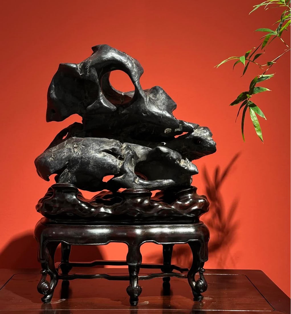 A piece of Taihu Lake stone Wenfang Shanzi in the Qing Dynasty: Qing Dynasty Taihu Lake Shiwenfang Shanzi SIZE: H:56cm W:40cm T:22cm (The Dimensions Of All Batches Are Manually Measured.If You Need More Detailed Information, Please Contact Our Customer