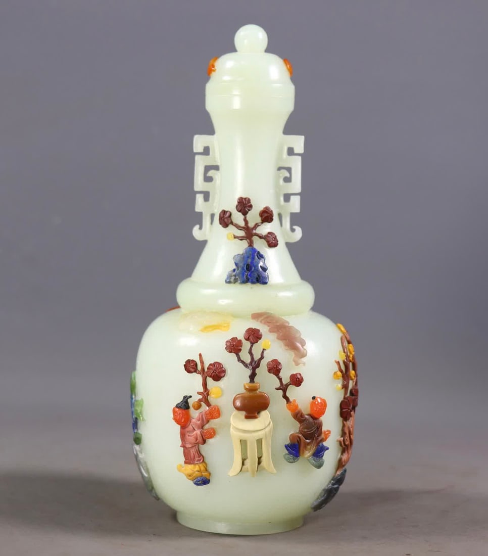 A Qing Dynasty Hetian jade eight-treasure inlaid amphora: Qing Dynasty Hetian jade eight treasures inlaid amphora SIZE: H:20cm D:8cm W:327g (The Dimensions Of All Batches Are Manually Measured.If You Need More Detailed Information, Please Contact Our