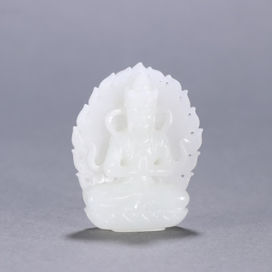 A Qing Dynasty Hetian jade Guanyin pendant: Qing Dynasty Hetian jade Guanyin pendant SIZE: H:5cm W:4cm W:30g (The Dimensions Of All Batches Are Manually Measured.If You Need More Detailed Information, Please Contact Our Customer Service