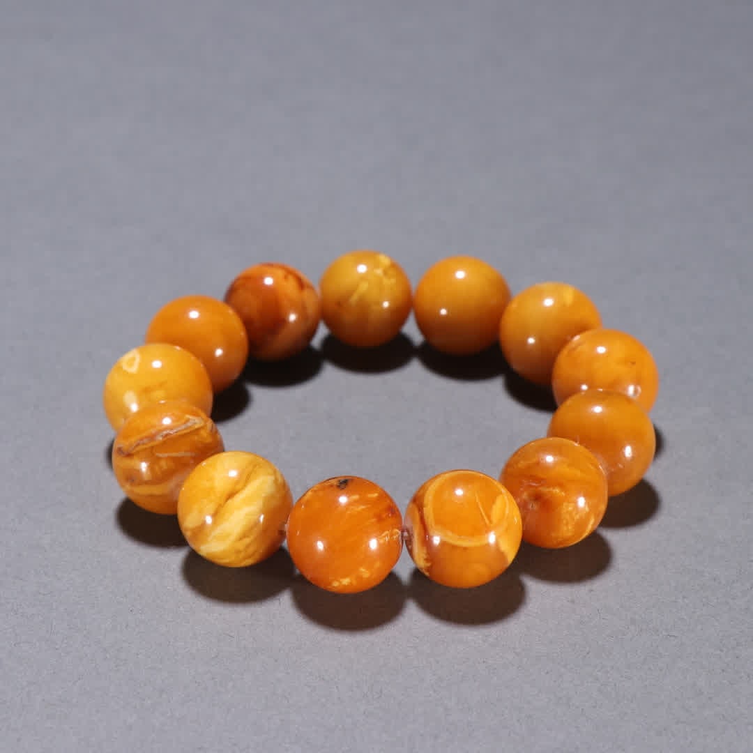 A Qing Dynasty beeswax bracelet: Qing Dynasty beeswax bracelet SIZE: Bead diameter 1.7cm W: 37.6g (The Dimensions Of All Batches Are Manually Measured.If You Need More Detailed Information, Please Contact Our Customer Service