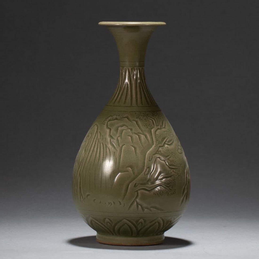 A Song Dynasty Longquan bottle (1 of 9)