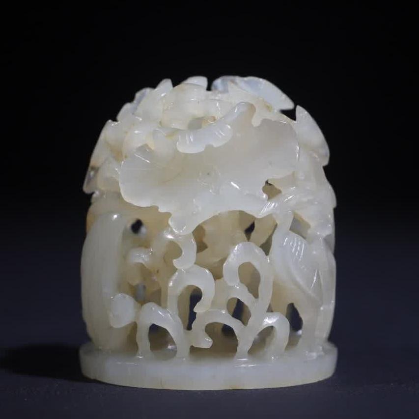 A Qing Dynasty white jade double egret playing on the top of the stove (1 of 11)
