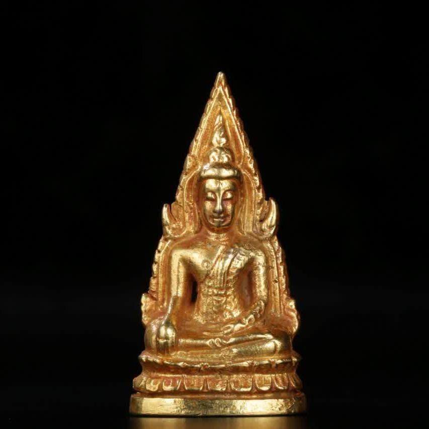 A piece of pure gold Shakyamuni Buddha in the Song and Yuan dynasties: Song and Yuan pure gold Shakyamuni Buddha SIZE: H:4cm L:2.1cm W:1.3cm W:22g (The Dimensions Of All Batches Are Manually Measured.If You Need More Detailed Information, Please Contact Our