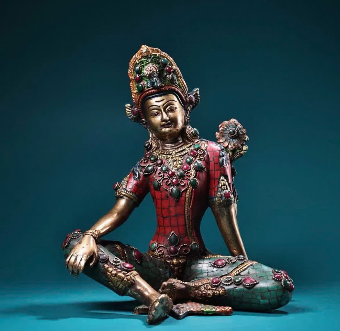 A Buddha statue of Tibetan green Tara with engraved painted gold inlaid with gemstones: An engraved and gilded inlaid gemstone statue of the Tibetan green Tara Buddha SIZE: W:3400g H:26cm W:24cm (The Dimensions Of All Batches Are Manually Measured.If You Need More Detailed Information, P