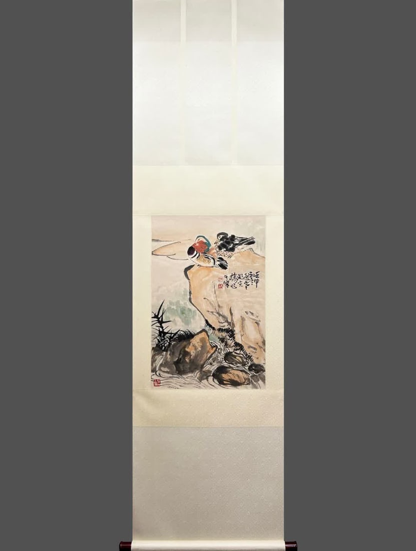 A picture of Sun Qifeng's flowers and birds: Sun Qifeng's flower and bird picture SIZE: 68cm x44cm (The Dimensions Of All Batches Are Manually Measured.If You Need More Detailed Information, Please Contact Our Customer Service Before