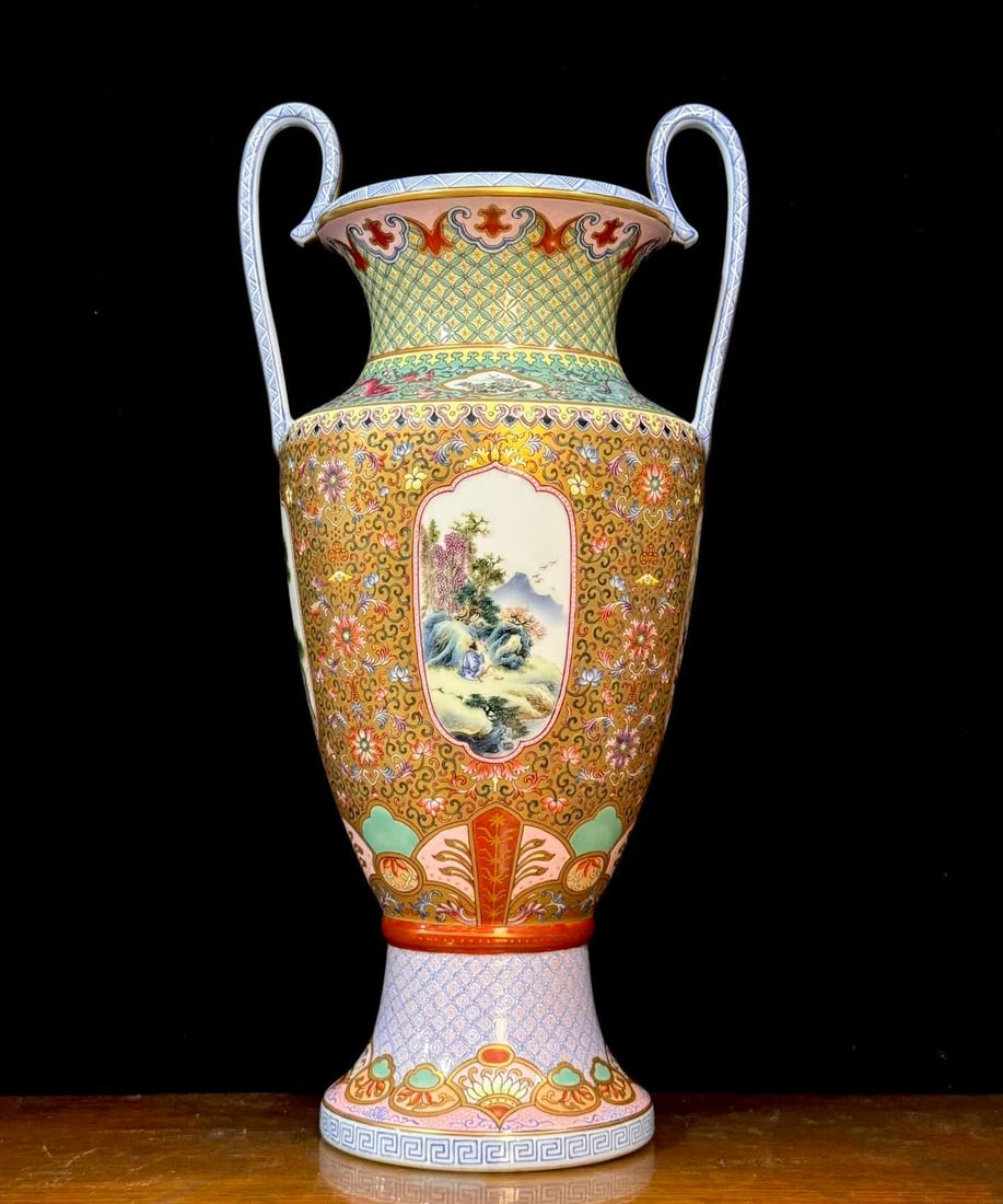 A pair of gold pastel consecrated four seasons landscape amphorae of the National Government in the (1 of 8)