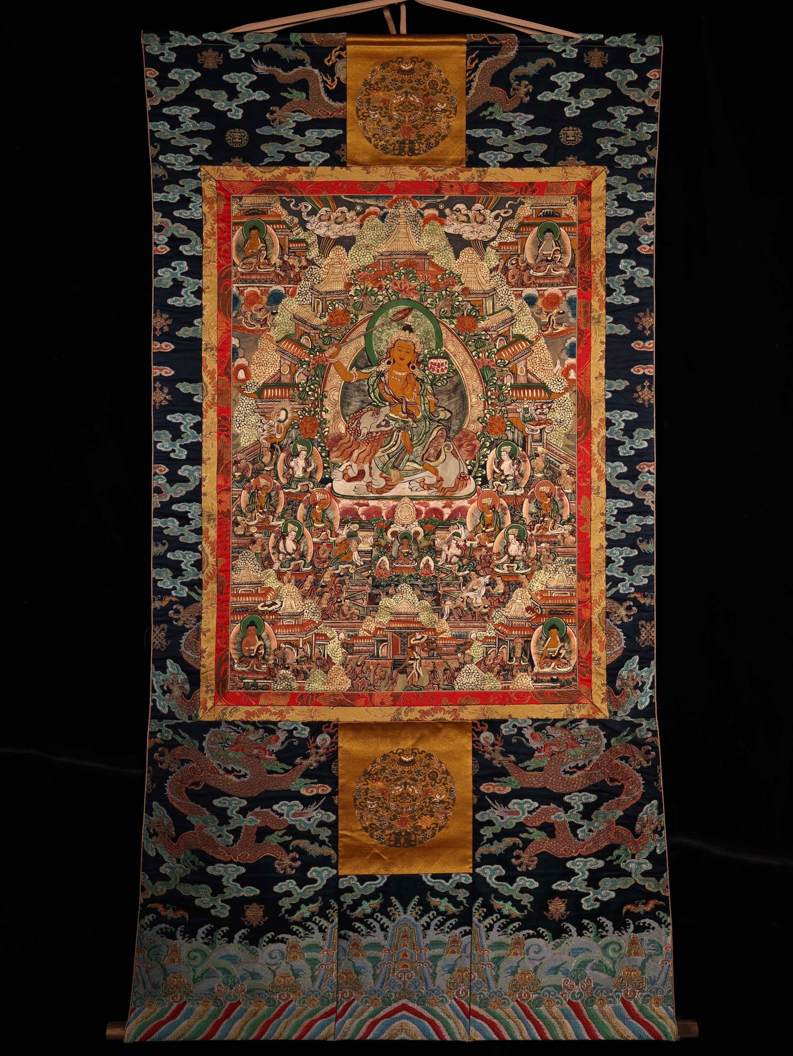 A Ming Dynasty thangka "Manjushri Bodhisattva": Ming Dynasty Thangka "Manjushri Bodhisattva" SIZE: H: 1.5m W: 80cm Leather core H: 89cm W: 60cm (The Dimensions Of All Batches Are Manually Measured.If You Need More Detailed Information, Please