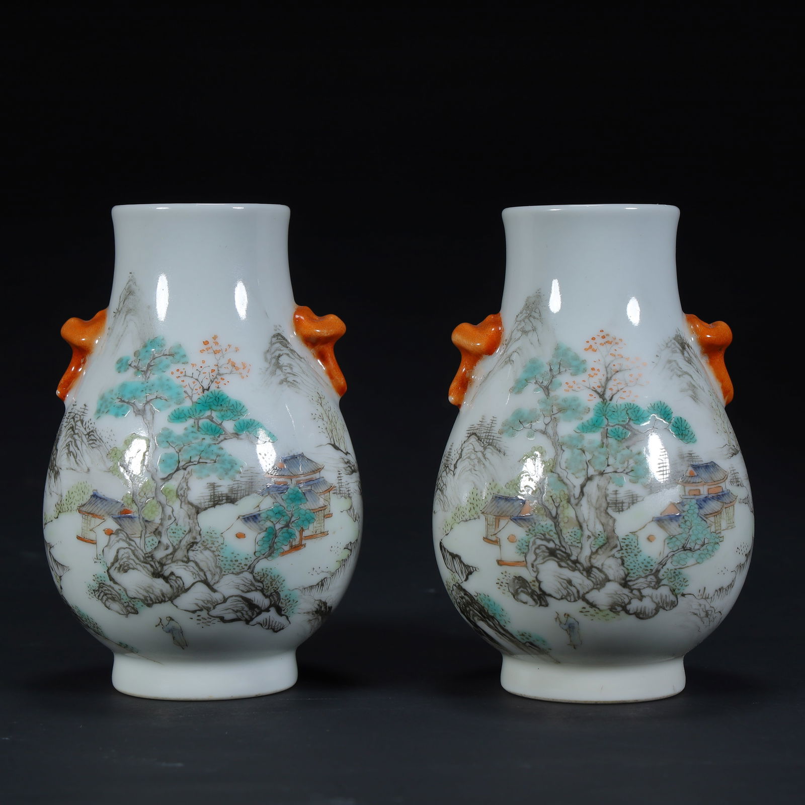A pair of Qing Dynasty light crimson landscape pattern amphorae (pair of bottles: Qing Dynasty light crimson landscape pattern amphora (to the bottle SIZE: Height 10cm Length 6.5cm Width 6.5cm Total weight 266g (The Dimensions Of All Batches Are Manually Measured.If You Need