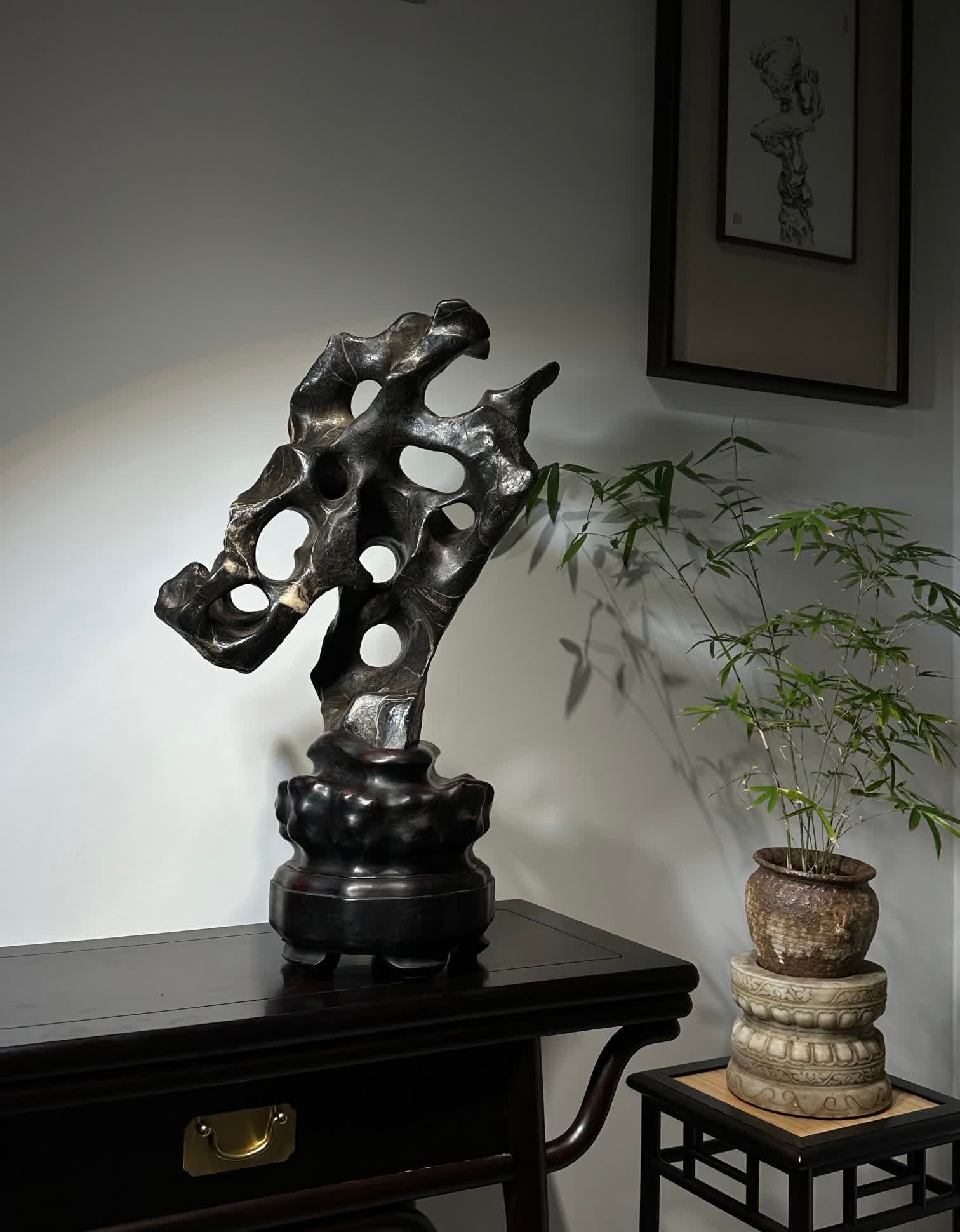 A piece of Qing Dynasty Taihu Lake stone [Yuyun] study mountain: Qing Dynasty Taihu Lake Stone [Yuyun] Wenfang Shanzi SIZE: H:68cm W:38cm T:22cm (The Dimensions Of All Batches Are Manually Measured.If You Need More Detailed Information, Please Contact Our