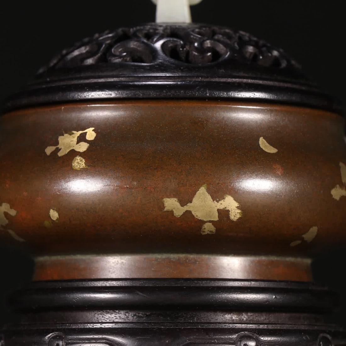 A copper-dotted gold amphora aroma diffuser - 6