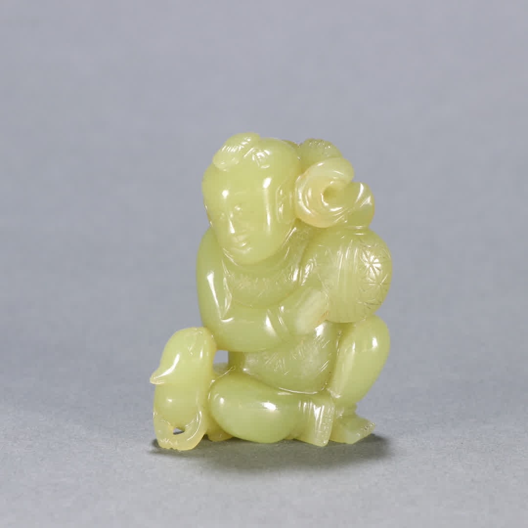A Qing Dynasty Tian Huangshi boy carving: Qing Dynasty Tian Huangshi boy carving SIZE: H:5.2cm W:4.1cm W:53.3g (The Dimensions Of All Batches Are Manually Measured.If You Need More Detailed Information, Please Contact Our Customer