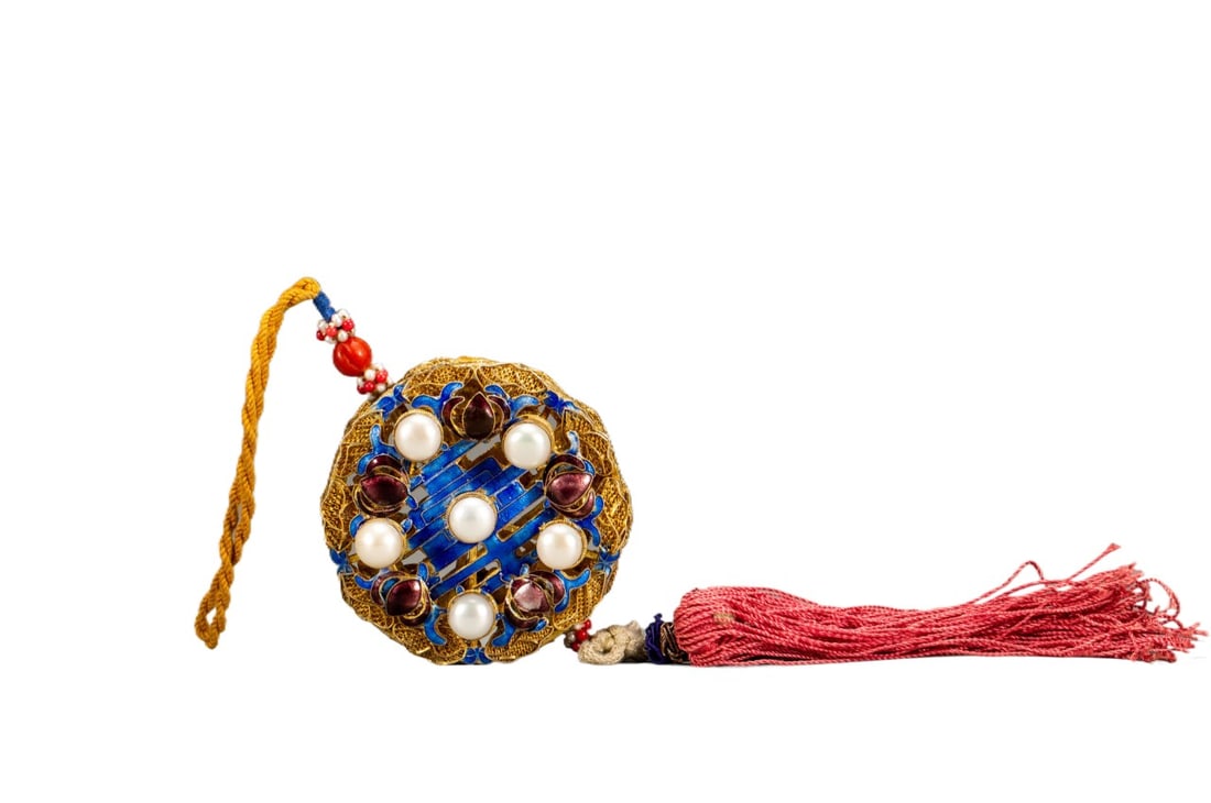 A Qing Dynasty silver gilt incense box: Qing Dynasty silver gilt incense box SIZE: L:6cm (The Dimensions Of All Batches Are Manually Measured.If You Need More Detailed Information, Please Contact Our Customer Service Before Bidding.)