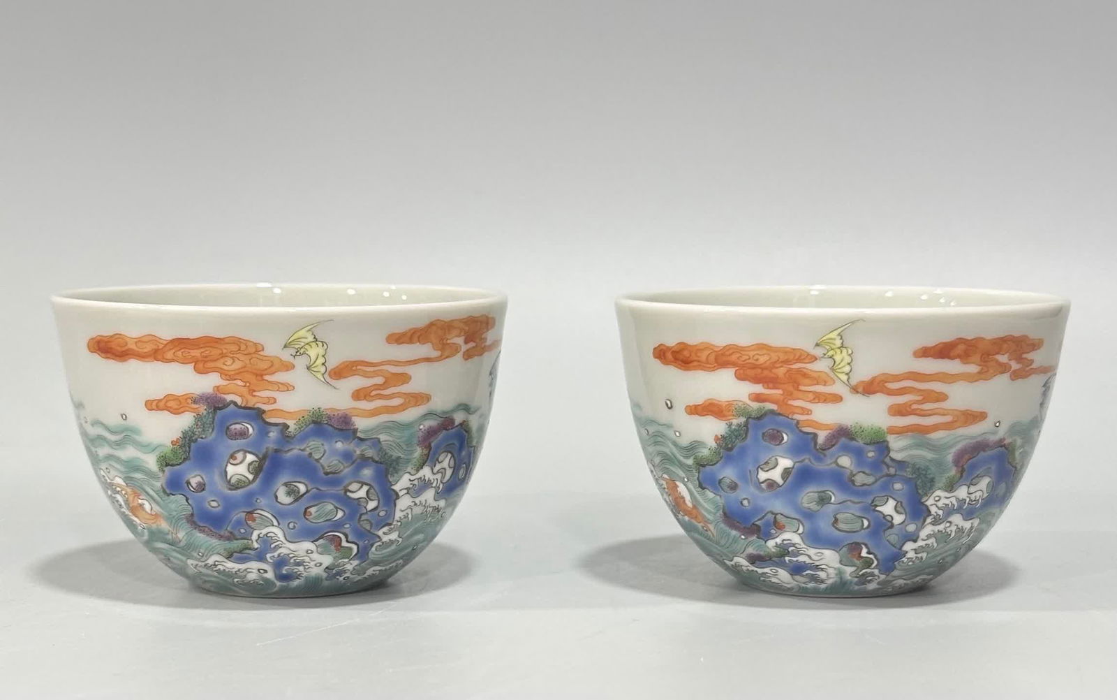 A pair of Qing Qianlong enamel color Fushan Shouhai patterned jar cups (1 of 9)