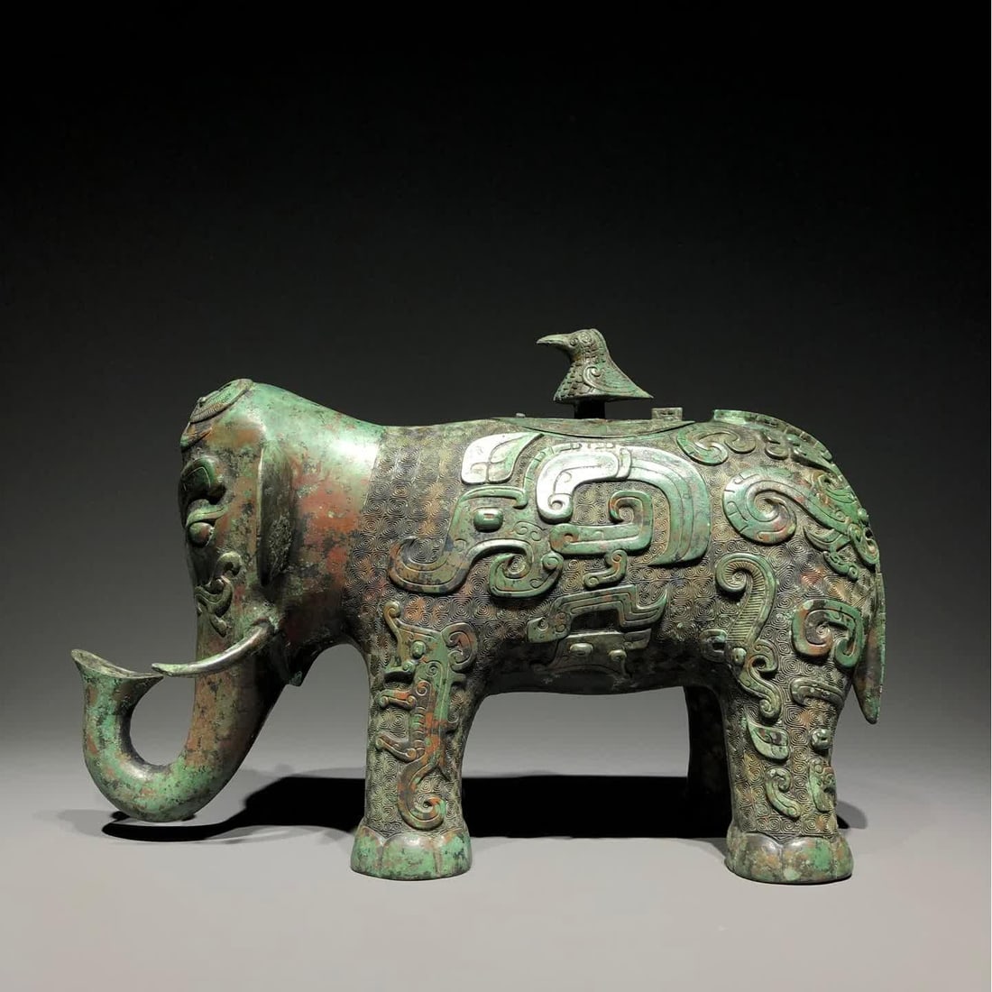 A late Shang Dynasty pictographic Kuilong pattern letter elephant statue (1 of 11)