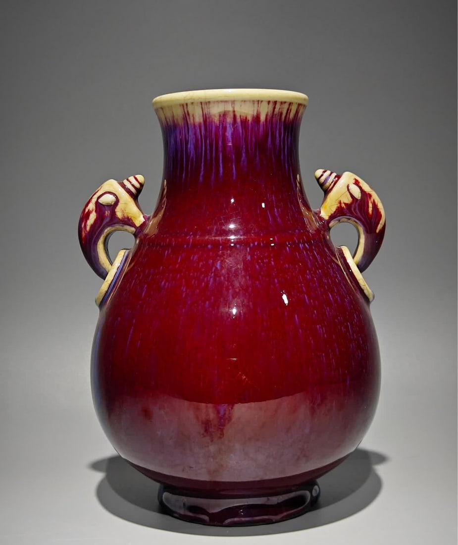 A piece of Yongzheng year Lang kiln red kiln luffing ear statue: Yongzheng year system Lang kiln red kiln luffing ear respect SIZE: H: 20cm Belly D: 15cm (The Dimensions Of All Batches Are Manually Measured.If You Need More Detailed Information, Please Contact