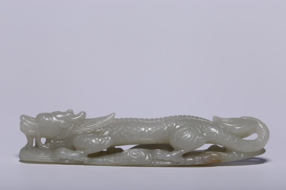 A Qing Dynasty Hetian jade seed material cloud dragon pen holder: Qing Dynasty Hetian jade seed material cloud dragon pen holder SIZE: L:11cm W:1.7cm H:2.2cm W:57g (The Dimensions Of All Batches Are Manually Measured.If You Need More Detailed Information,