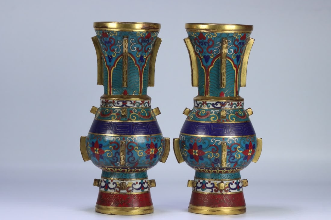 A pair of cloisonné cups made in the Qianlong era of the Qing Dynasty (1 of 9)
