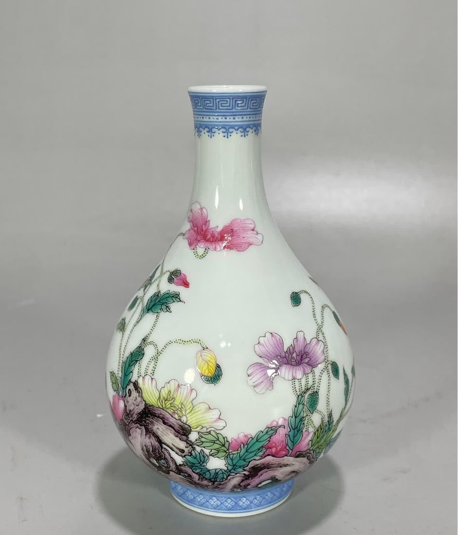 A Yongzheng year emerald pastel poppy flower inscription poem gall bottle (1 of 9)