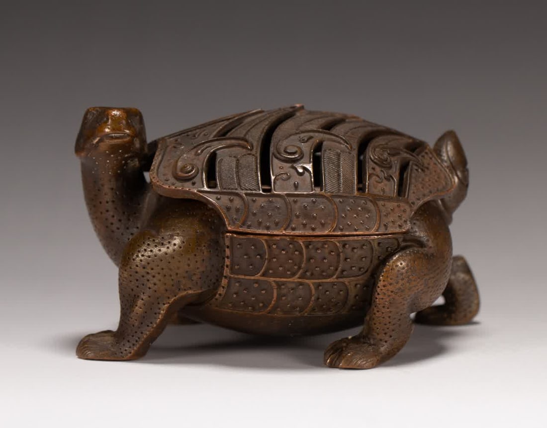 A piece of Qing Dynasty copper beast aromatherapy: Qing Dynasty copper beast aromatherapy SIZE: L:9cm W:6.5cm H:5cm W:370g (The Dimensions Of All Batches Are Manually Measured.If You Need More Detailed Information, Please Contact Our Customer Service