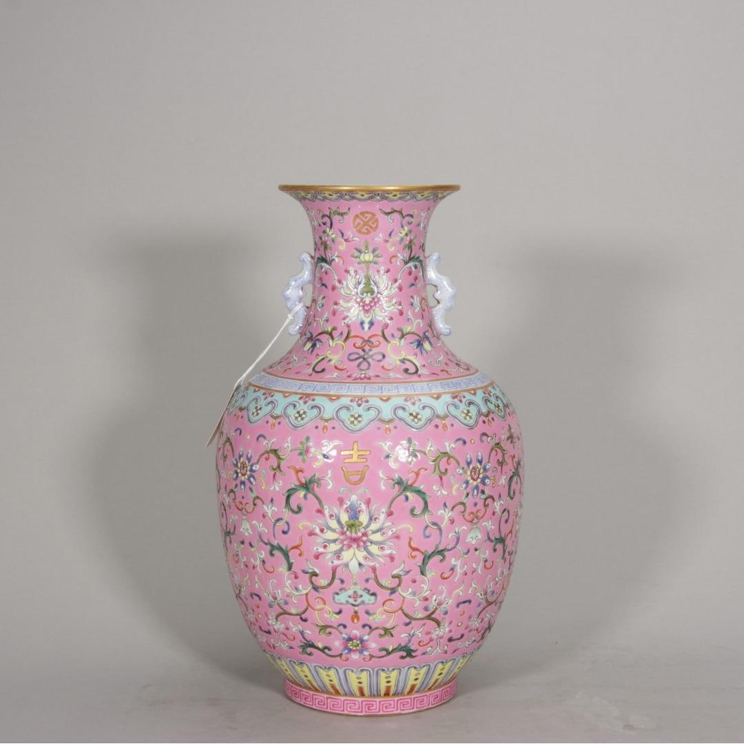 A Qing Dynasty Daoguang Palace Pink Ground Treasure Flower Amphora: Qing Dynasty Daoguang Palace Pink Ground Treasure Flower Amphora SIZE: H:29cm (The Dimensions Of All Batches Are Manually Measured.If You Need More Detailed Information, Please Contact Our