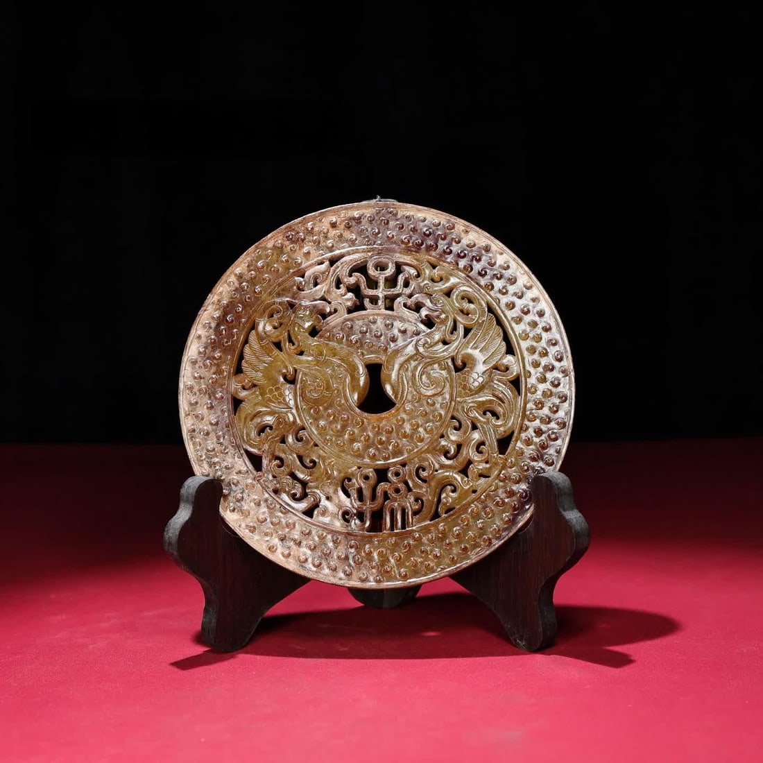 A Han Dynasty jade phoenix pattern jade: Han Dynasty jade phoenix pattern jade jade SIZE: 160×160×6mm W: 267g (The Dimensions Of All Batches Are Manually Measured.If You Need More Detailed Information, Please Contact Our Customer Service B