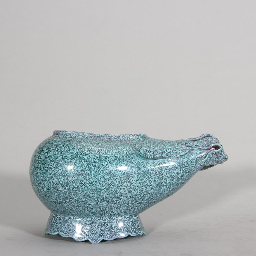 A Qing Dynasty furnace glazed bionic water bowl (1 of 9)