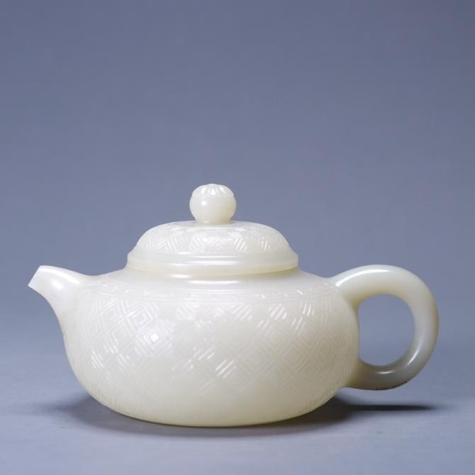 A beautiful Hetian jade seed material back pattern teapot (1 of 9)