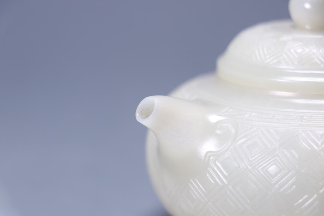 A beautiful Hetian jade seed material back pattern teapot - 3