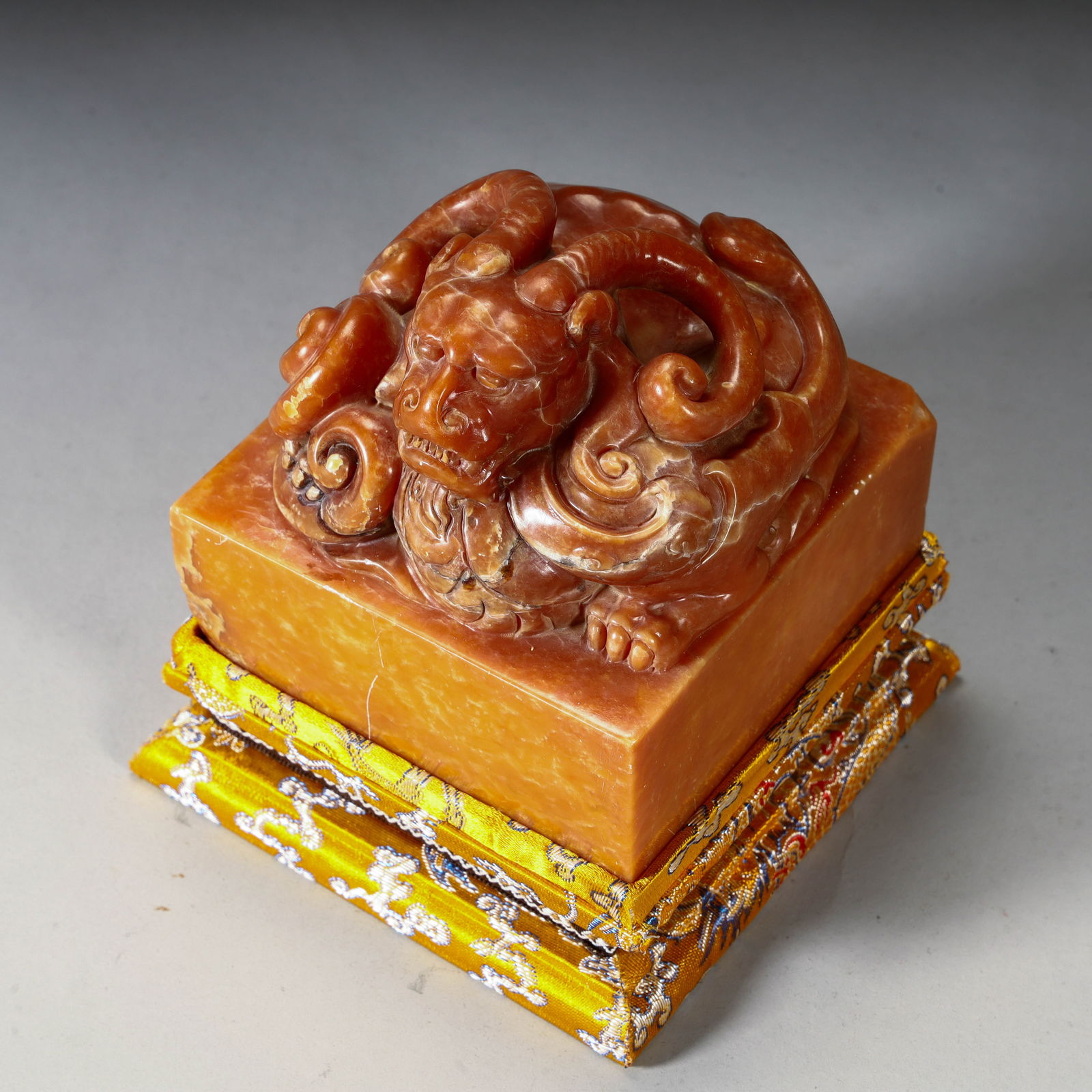 A fine Shoushan stone seal of the Qing Dynasty (1 of 9)
