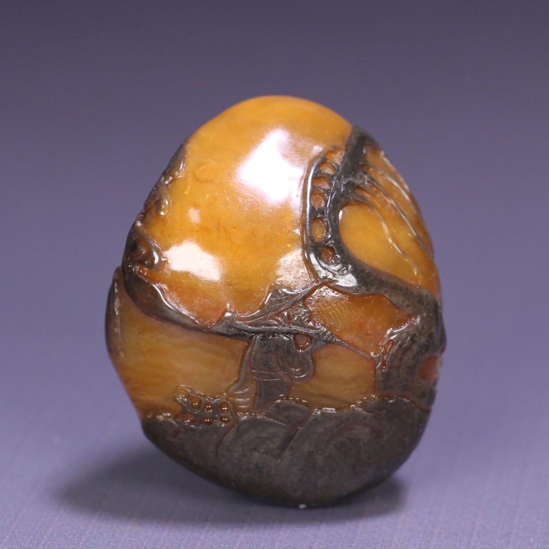 A beautiful carving of the story of the character of the crow skin field yellow: Exquisite carvings of crow's skin and yellow character stories Size:4.8x3.9x2.7cmW:0.0634kg (The Dimensions Of All Batches Are Manually Measured.If You Need More Detailed