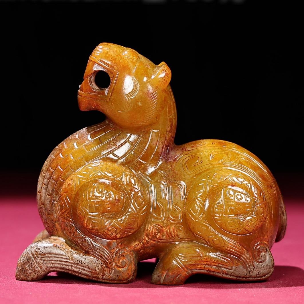 A beautiful Hetian jade beast: Exquisite Hetian jade beast Size:120x110x62mmW:799g (The Dimensions Of All Batches Are Manually Measured.If You Need More Detailed Information, Please Contact Our Customer Service