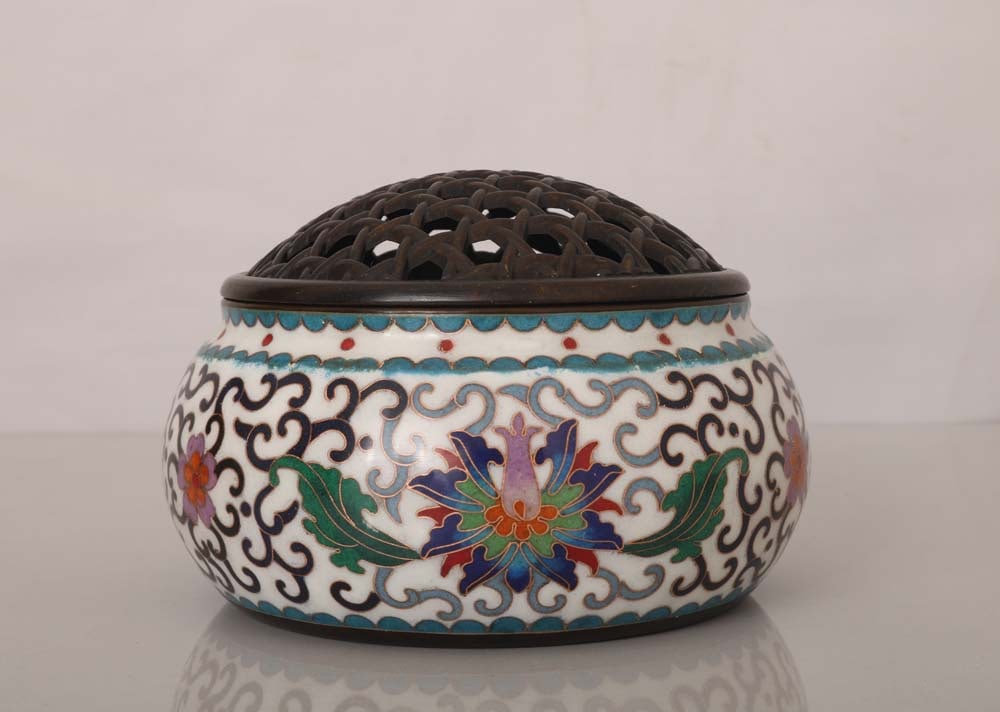 A fine cloisonn é cloisonn é enamel floral aromatherapy burner: Exquisite cloisonné cloisonné enamel floral aroma burner Size:H:11cmD:16cmW:1.32kg (The Dimensions Of All Batches Are Manually Measured.If You Need More Detailed Information,