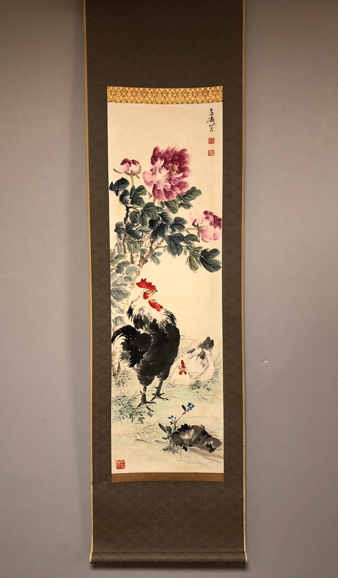 A calligraphy and painting by Wang Xuetao: Wang Xuetao's calligraphy and painting Size:109x33cm (The Dimensions Of All Batches Are Manually Measured.If You Need More Detailed Information, Please Contact Our Customer Service