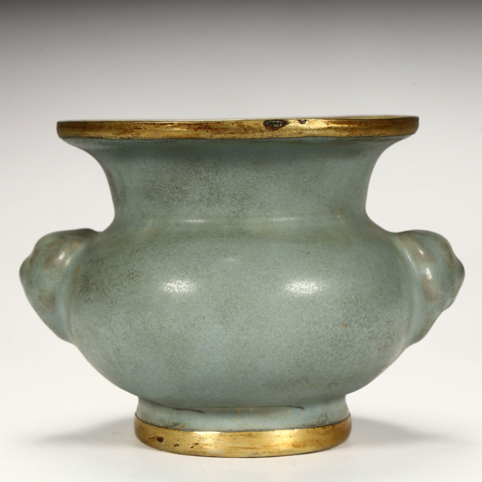A blue-glazed animal ear gilt furnace from the Song Dynasty: The blue-glazed animal ear gilt furnace of the Song Dynasty SIZE: H:9.5cm L: 13cm W:11cm W:358g (The Dimensions Of All Batches Are Manually Measured.If You Need More Detailed