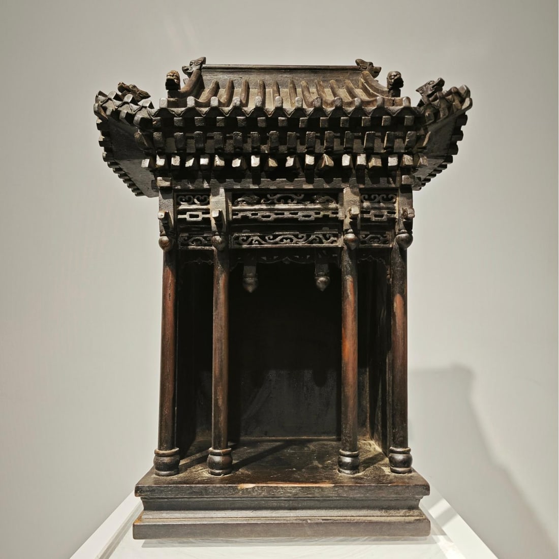 An agarwood Buddha shrine from the Qing Dynasty: The agarwood Buddha shrine of the Qing Dynasty Size:H:52.5x26x20cm (The Dimensions Of All Batches Are Manually Measured.If You Need More Detailed Information, Please Contact Our